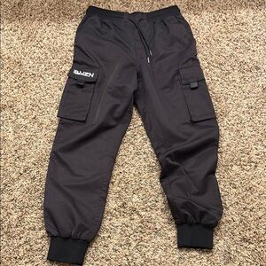 ILLVZN Black Cargo Jogger Pants with Side Pockets